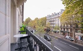 Modern And Cosy Flat In The Heart Of Notre Dame